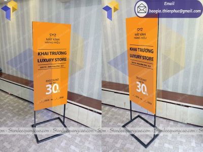 Mua standee hai mặt khung sắt ở đâu là rẻ và chất lượng?