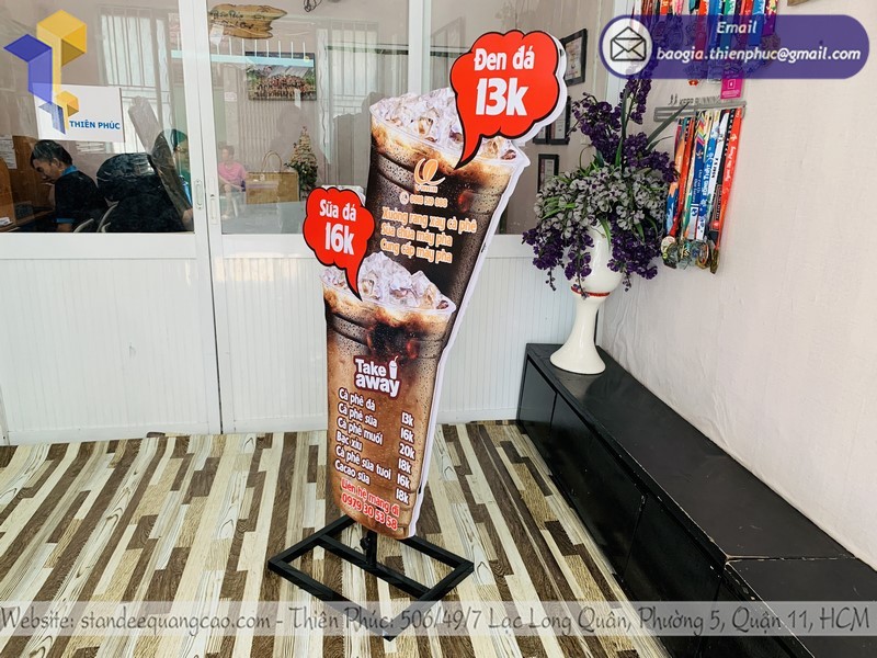 standee-ly-cafe